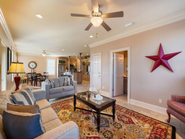 Luxurious Coastal Retreat in Miramar Beach - 7-Bedroom Home Near Beach